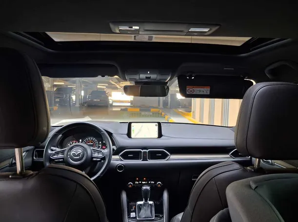 Car image 14