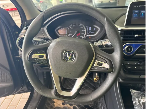 Car image 17