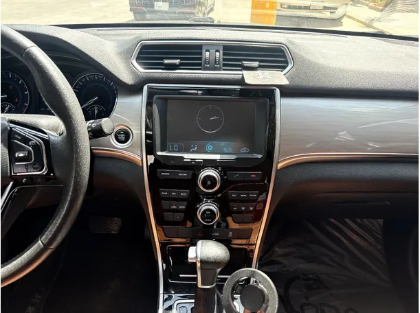 Car image 20