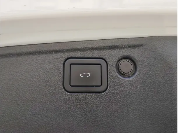 Car image 35