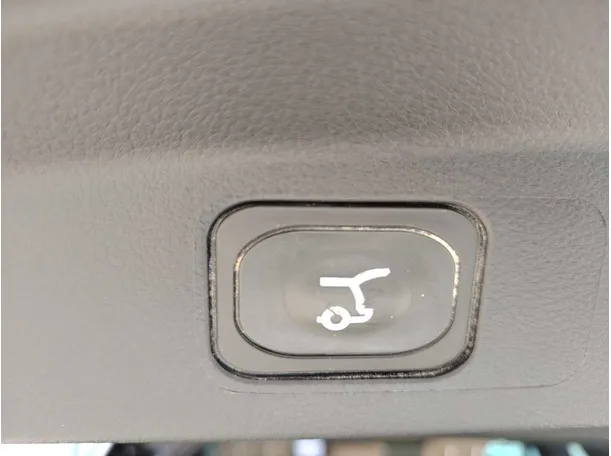 Car image 37