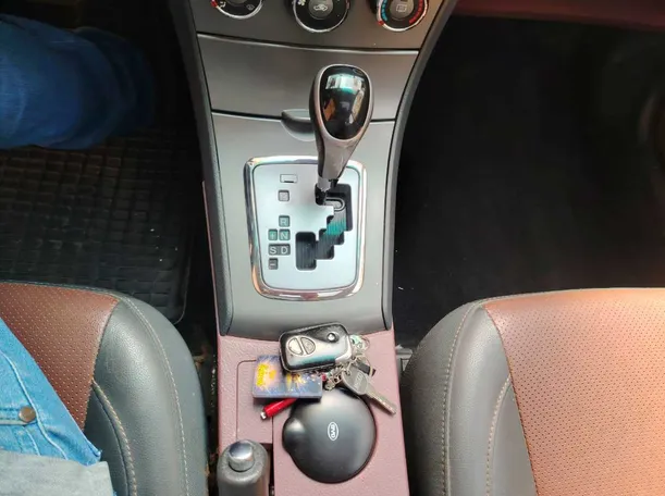 Car image 24
