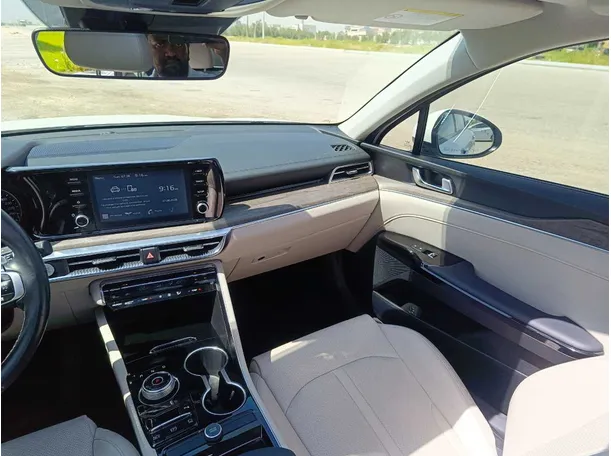 Car image 22