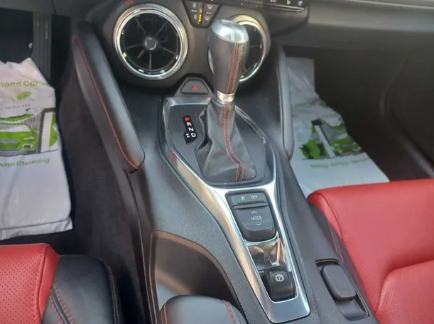 Car image 16