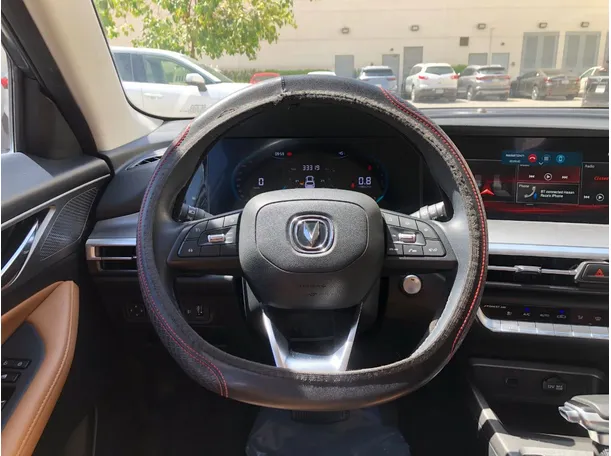 Car image 17