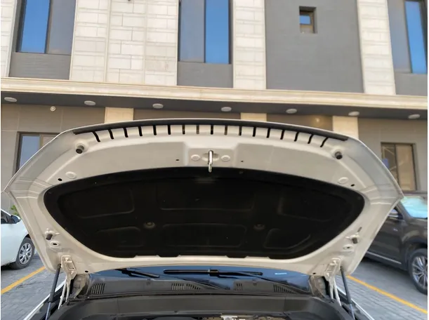 Car image 30