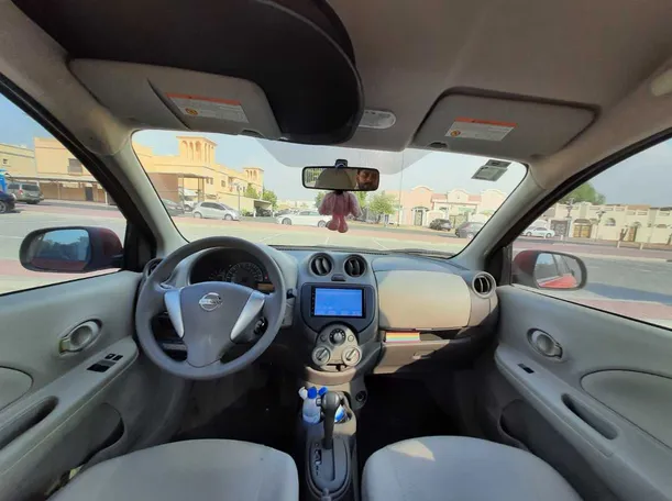 Car image 14