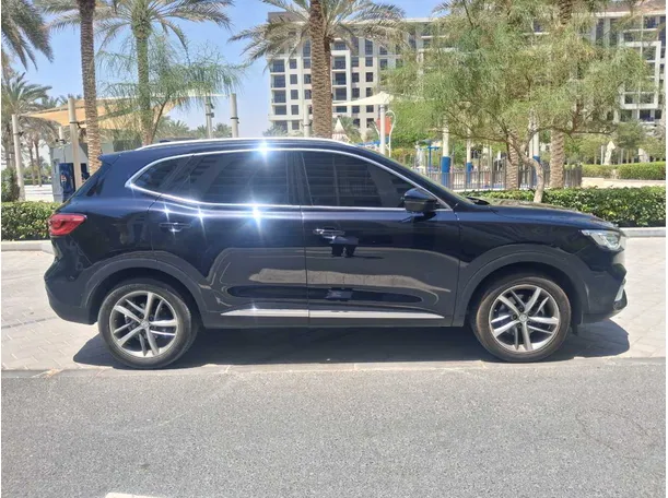 Car image 8