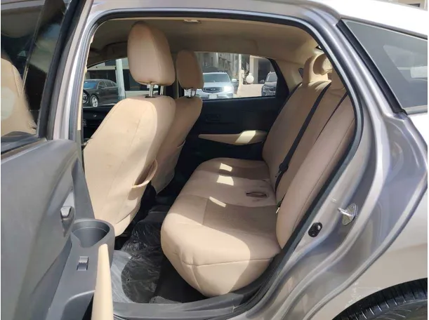 Car image 15
