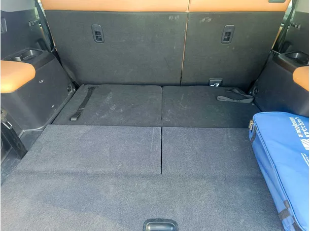 Car image 34