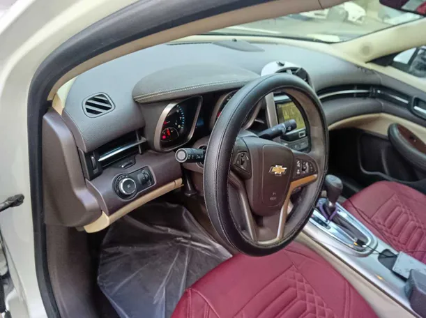 Car image 13