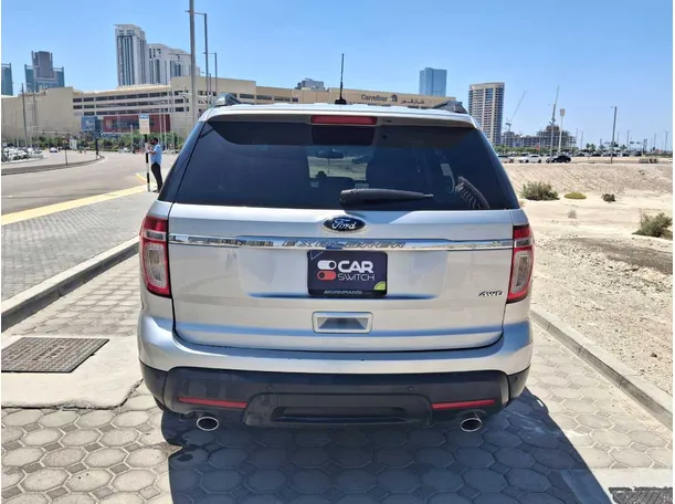 Car image 6