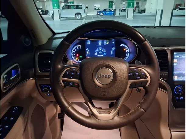 Car image 25