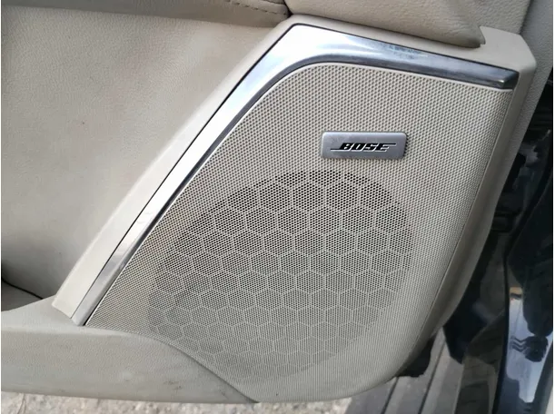 Car image 32