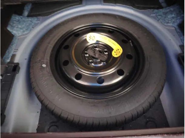 Car image 35