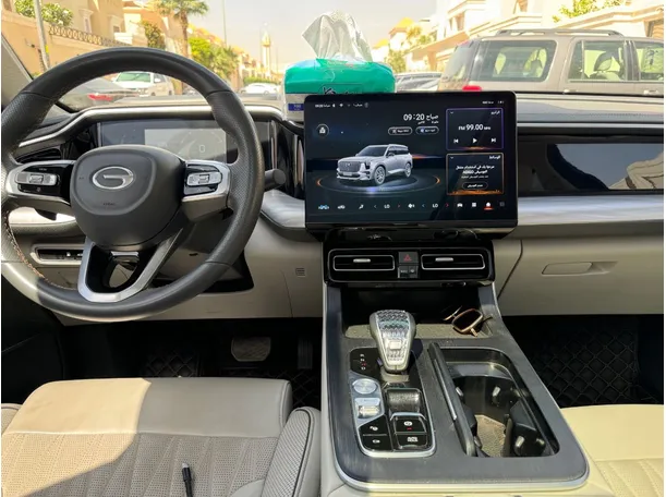Car image 16