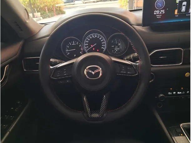 Car image 18
