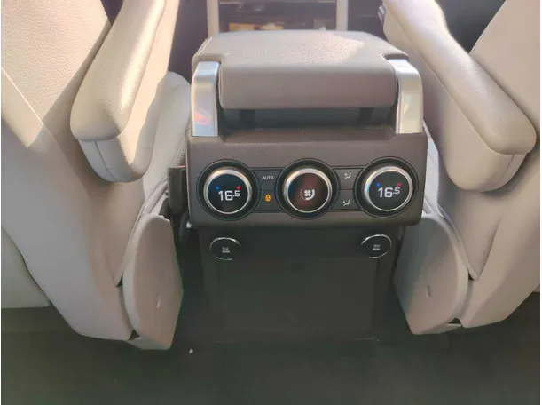 Car image 38