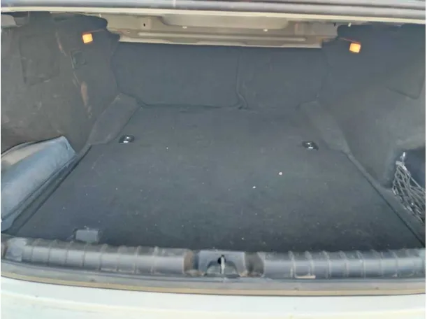 Car image 35