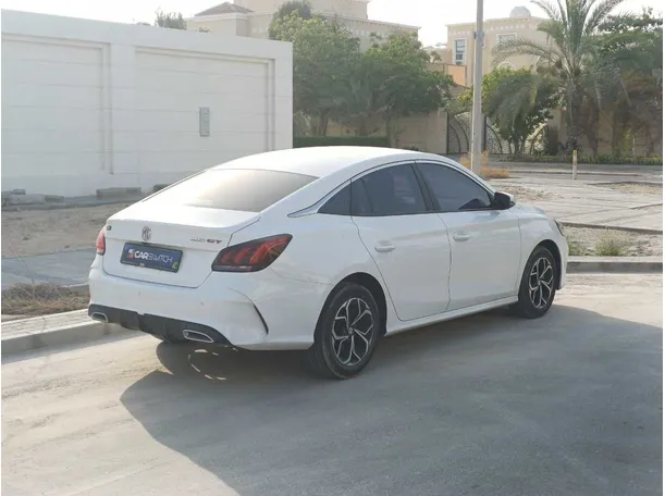 Car image 7
