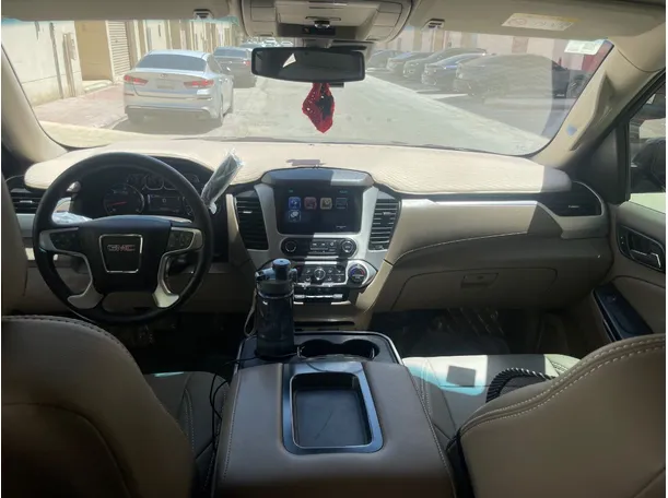 Car image 18