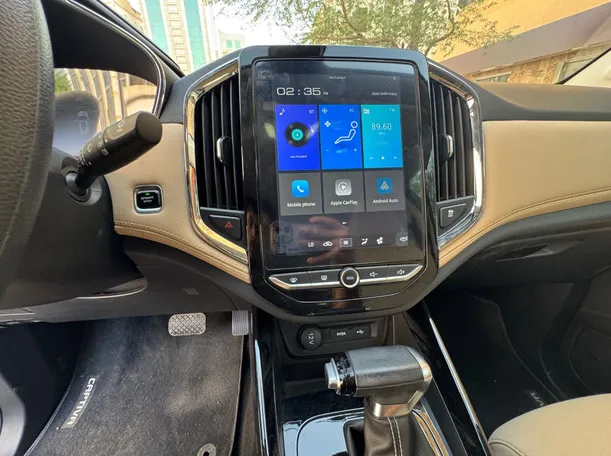 Car image 18