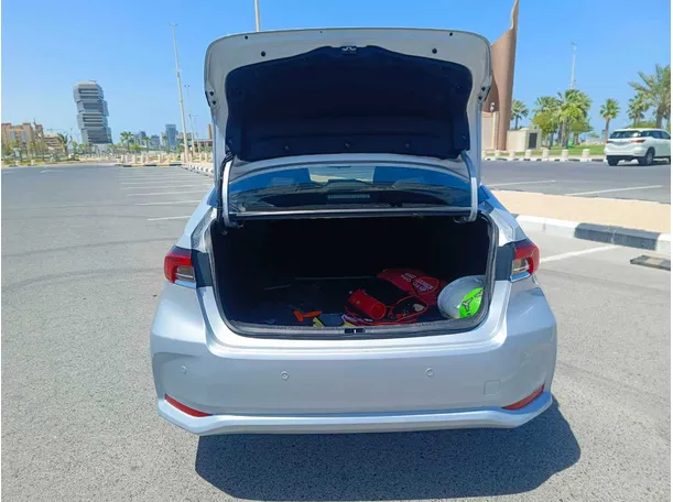 Car image 26