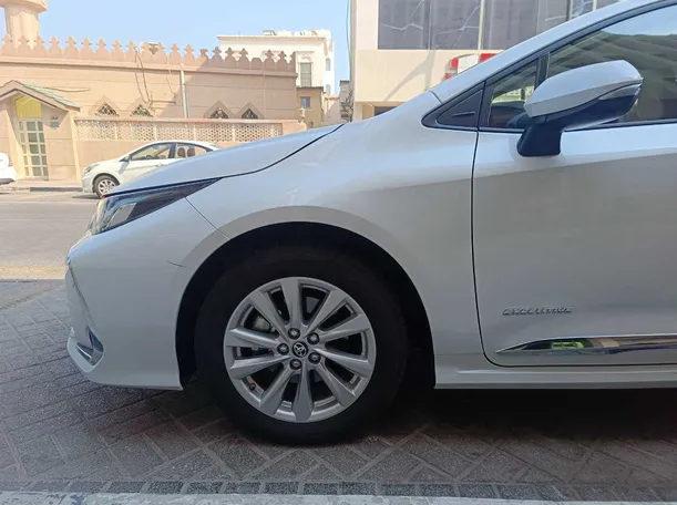 Car image 9