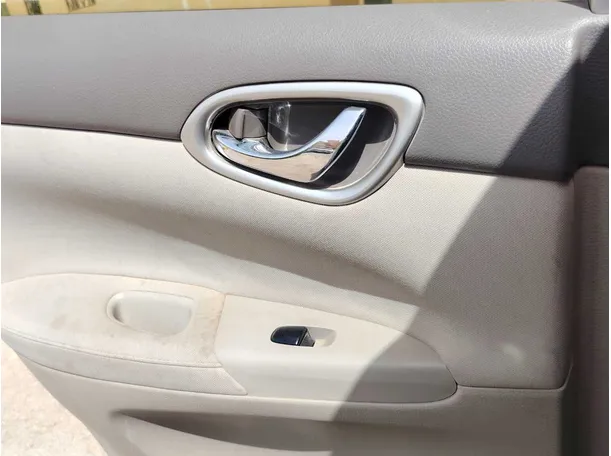 Car image 27