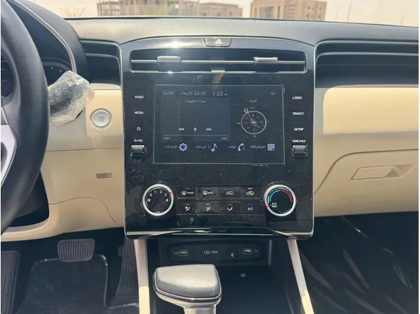 Car image 15