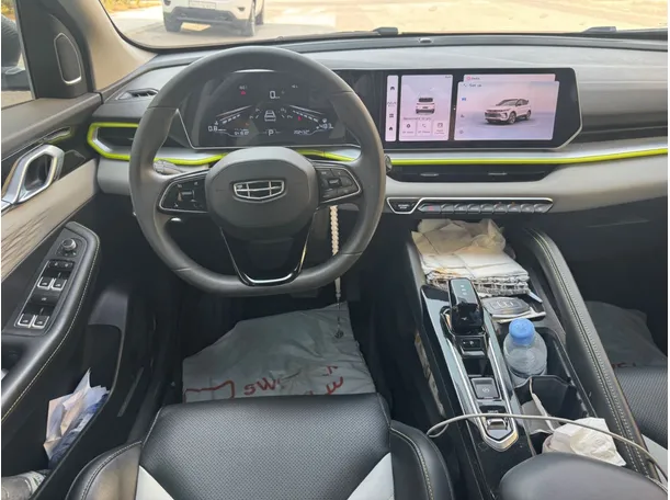 Car image 16