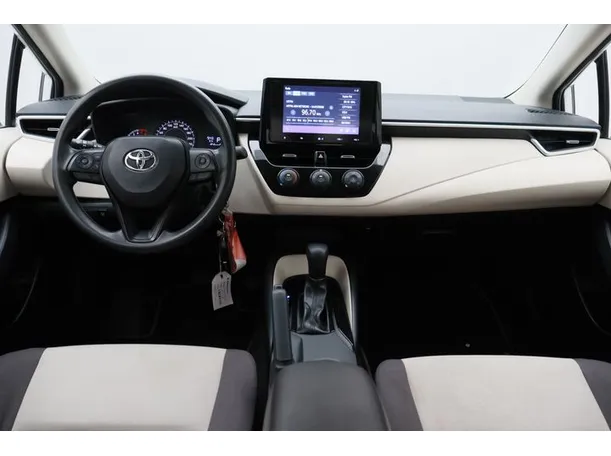 Car image 14