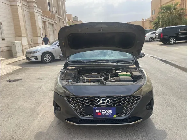 Car image 24
