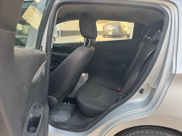 Car image 13