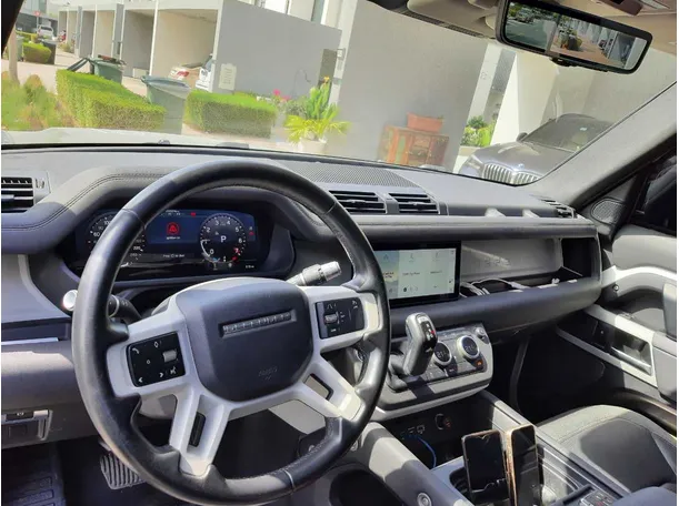 Car image 11