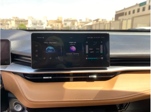 Car image 17