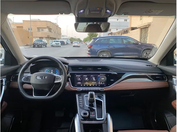 Car image 16