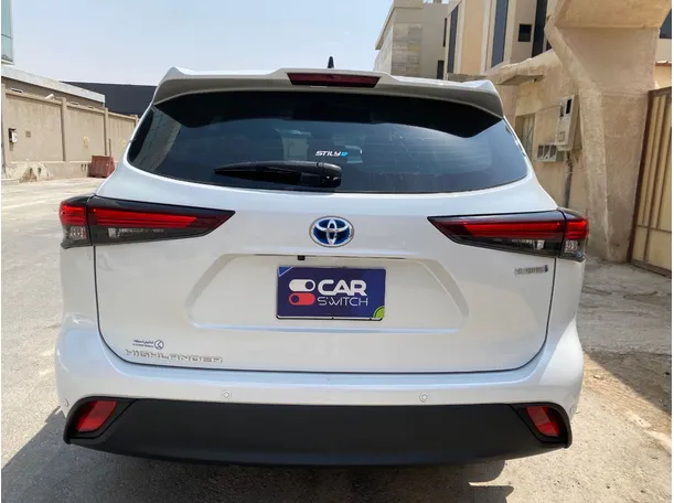 Car image 6
