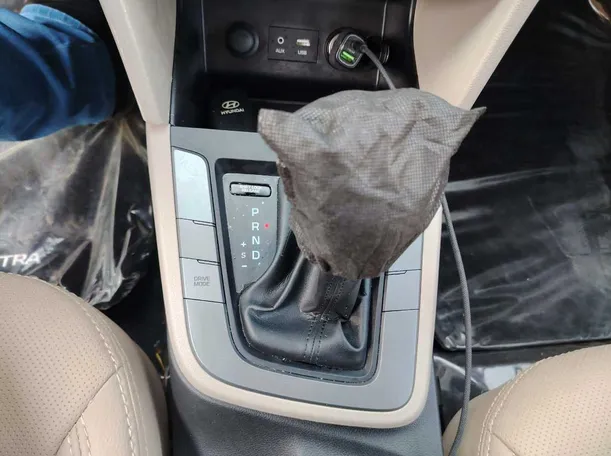 Car image 32