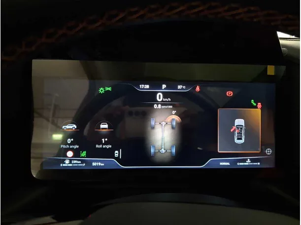 Car image 18