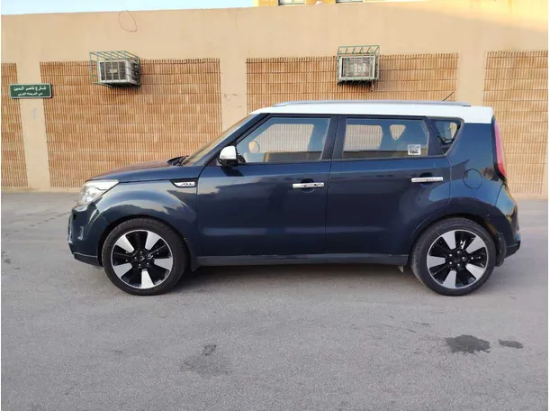 Car image 8