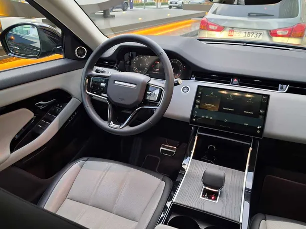 Car image 16