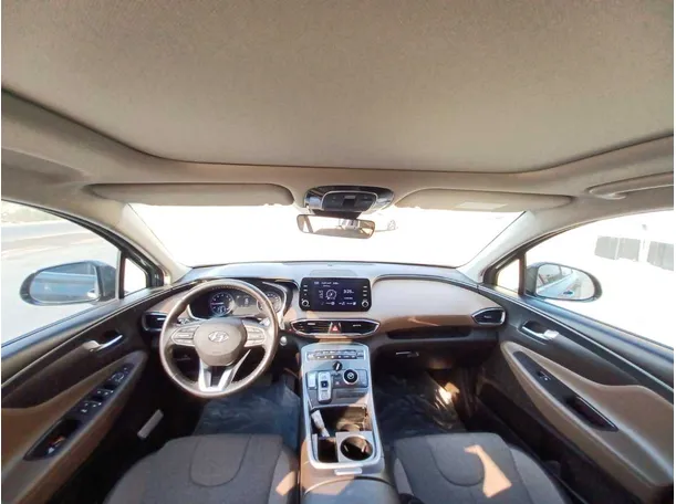 Car image 12