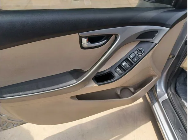 Car image 10