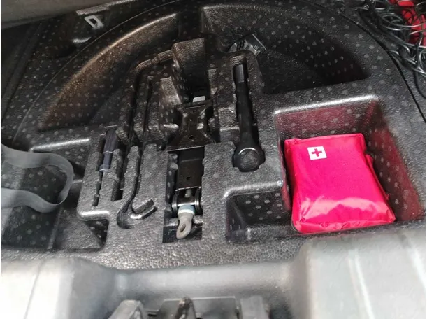Car image 42