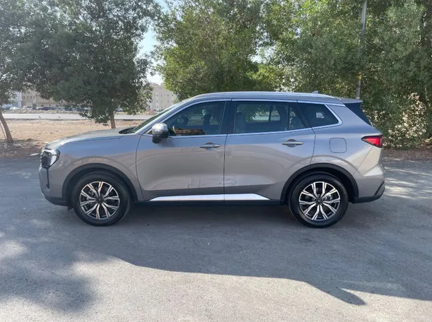Car image 8