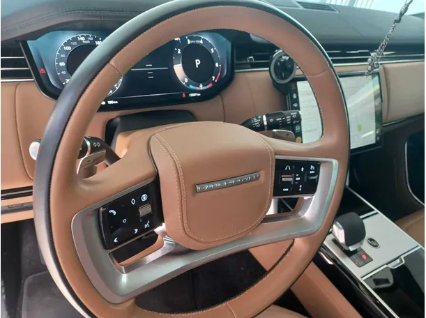 Car image 19