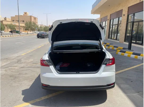 Car image 22