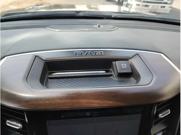 Car image 35