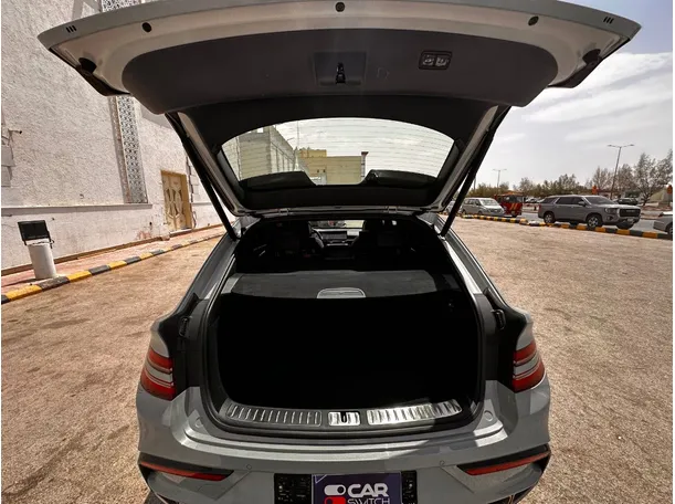 Car image 24